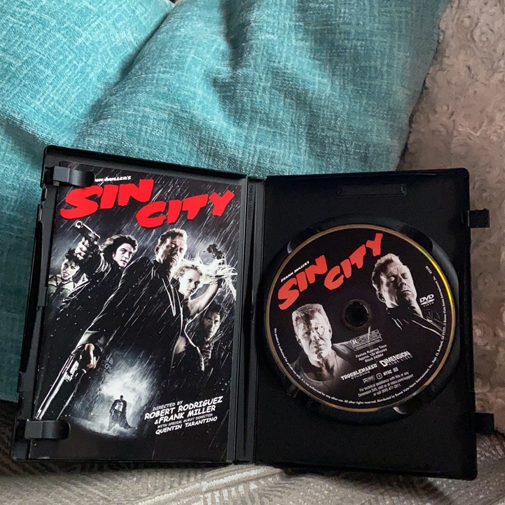 Random DVD Bundle (4 Pack) - Picture 2 of 16